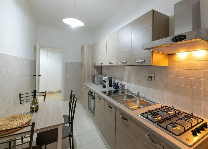 Inside アパート *